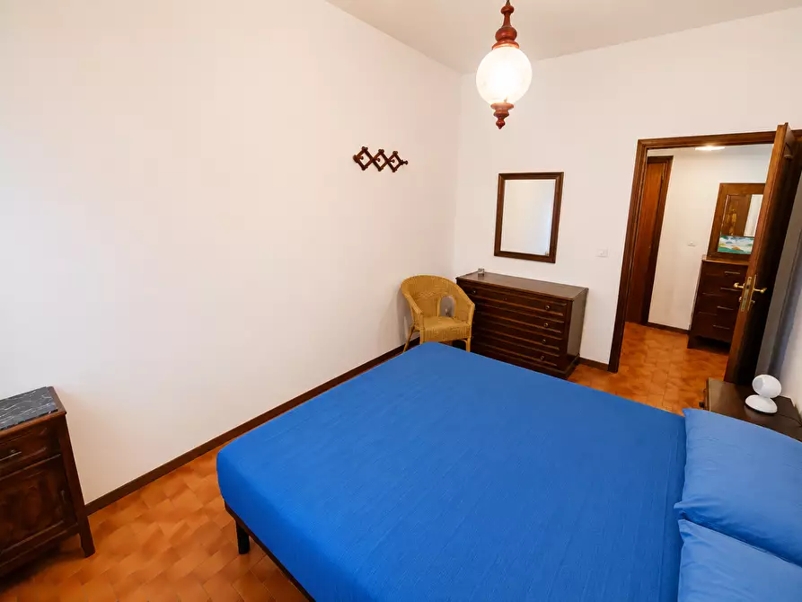 Immagine 26 di Appartamento in vendita  a Montignoso