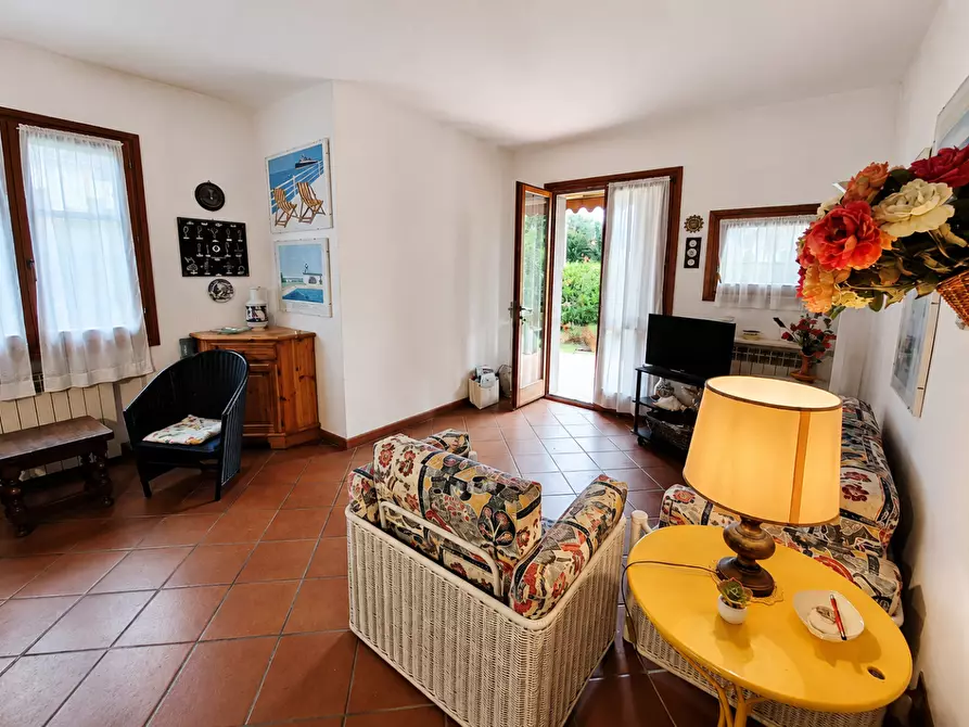 Immagine 8 di Casa bifamiliare in vendita  a Montignoso