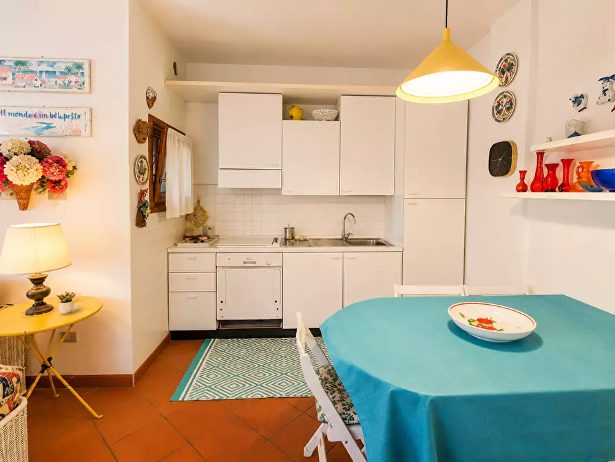 Immagine 13 di Casa bifamiliare in vendita  a Montignoso