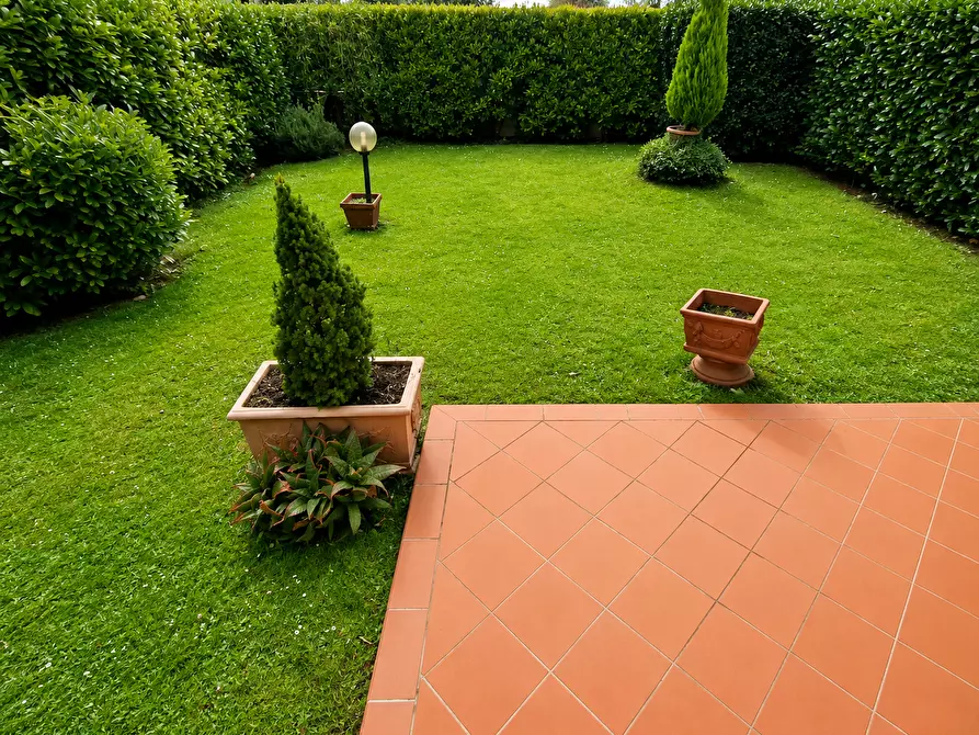 Immagine 4 di Casa bifamiliare in vendita  a Montignoso