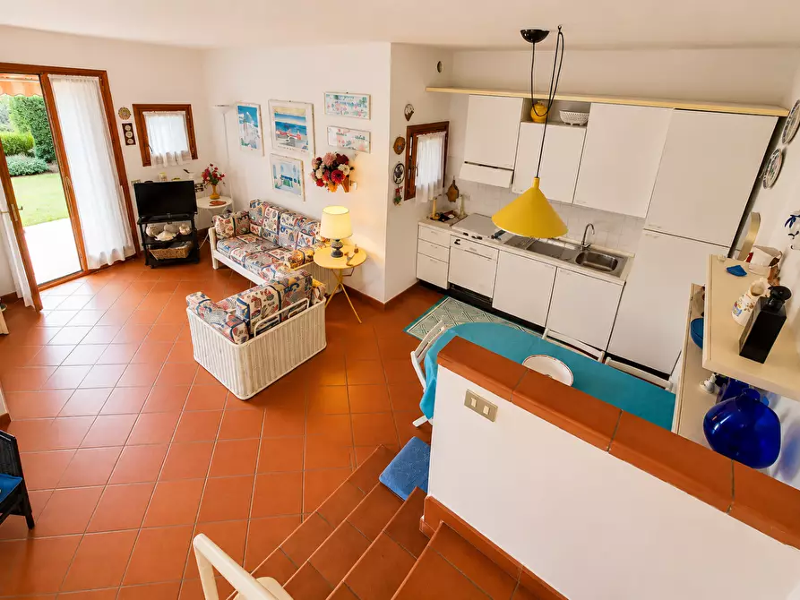 Immagine 9 di Casa bifamiliare in vendita  a Montignoso