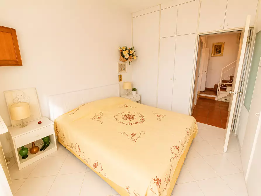 Immagine 28 di Casa bifamiliare in vendita  a Montignoso