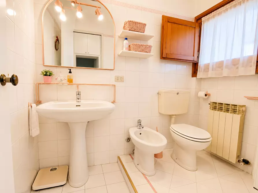 Immagine 26 di Casa bifamiliare in vendita  a Montignoso