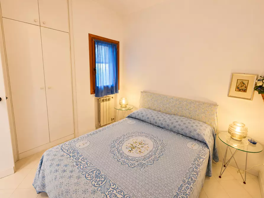 Immagine 22 di Casa bifamiliare in vendita  a Montignoso