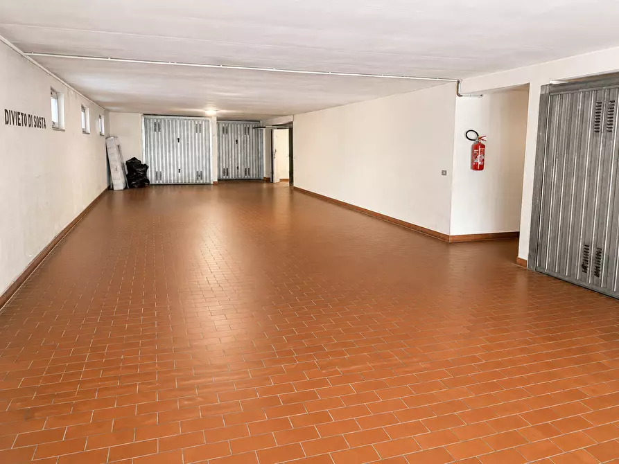 Immagine 23 di Appartamento in vendita  a Massa