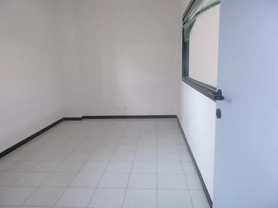 Immagine 3 di Ufficio in affitto  a Ponsacco