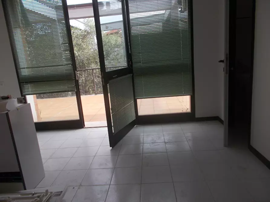 Immagine 6 di Ufficio in affitto  a Ponsacco