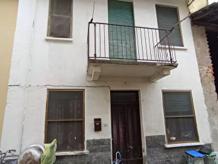 Immagine 1 di Casa indipendente in vendita  a Cerano