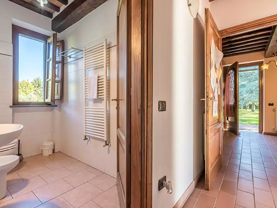 Immagine 23 di Albergo/B&B/Residence in vendita  a Lucca
