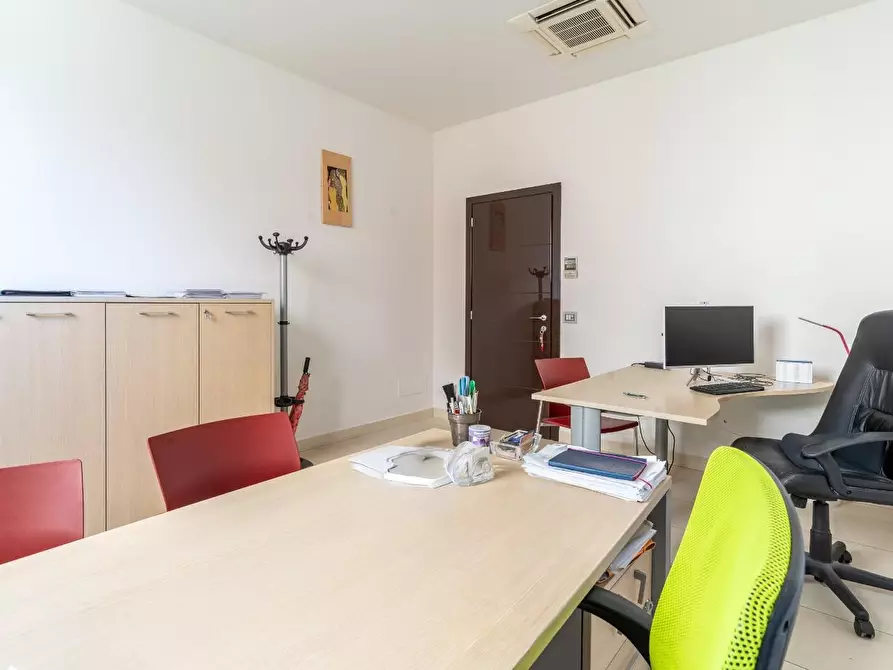 Immagine 5 di Ufficio in affitto  a Empoli