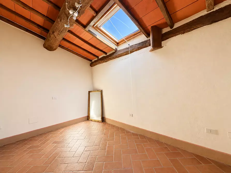 Immagine 12 di Porzione di casa in affitto  a Capannori