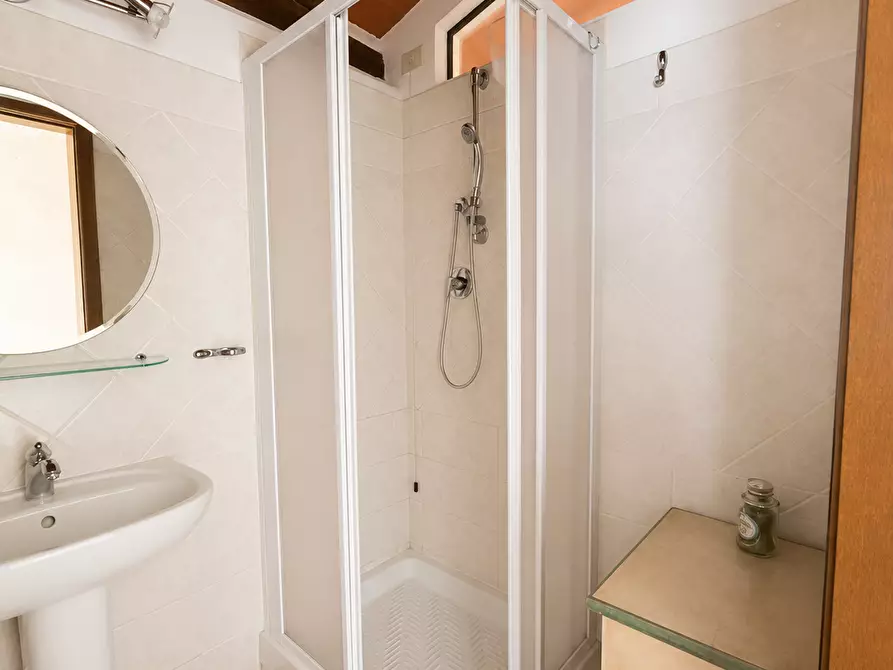 Immagine 9 di Porzione di casa in affitto  a Capannori