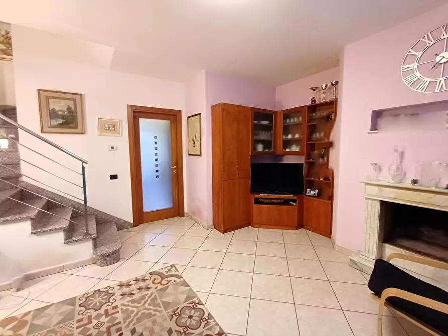 Immagine 3 di Villetta a schiera in vendita  a Vinci