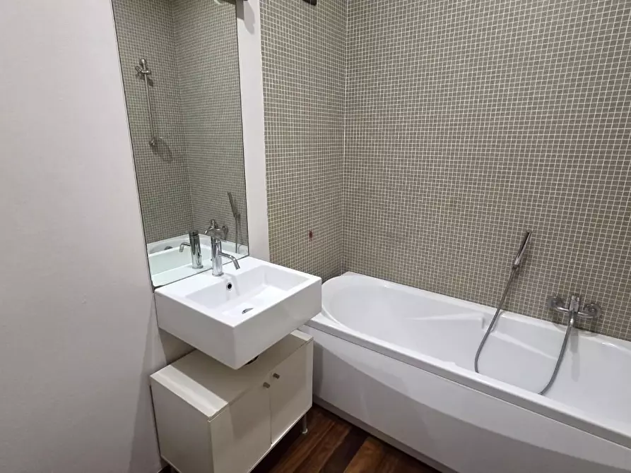 Immagine 13 di Casa bifamiliare in vendita  a Lucca