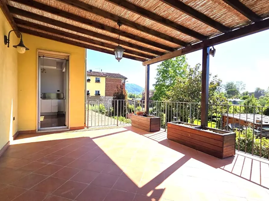 Immagine 28 di Casa bifamiliare in vendita  a Lucca