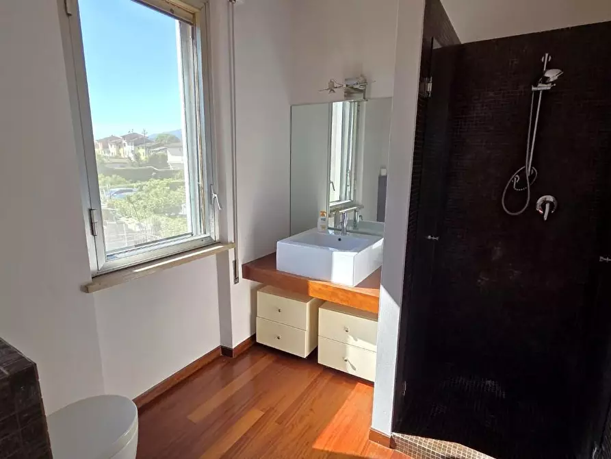 Immagine 23 di Casa bifamiliare in vendita  a Lucca