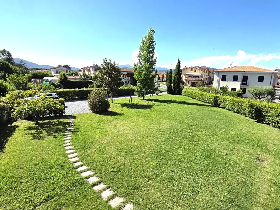 Immagine 32 di Casa bifamiliare in vendita  a Lucca