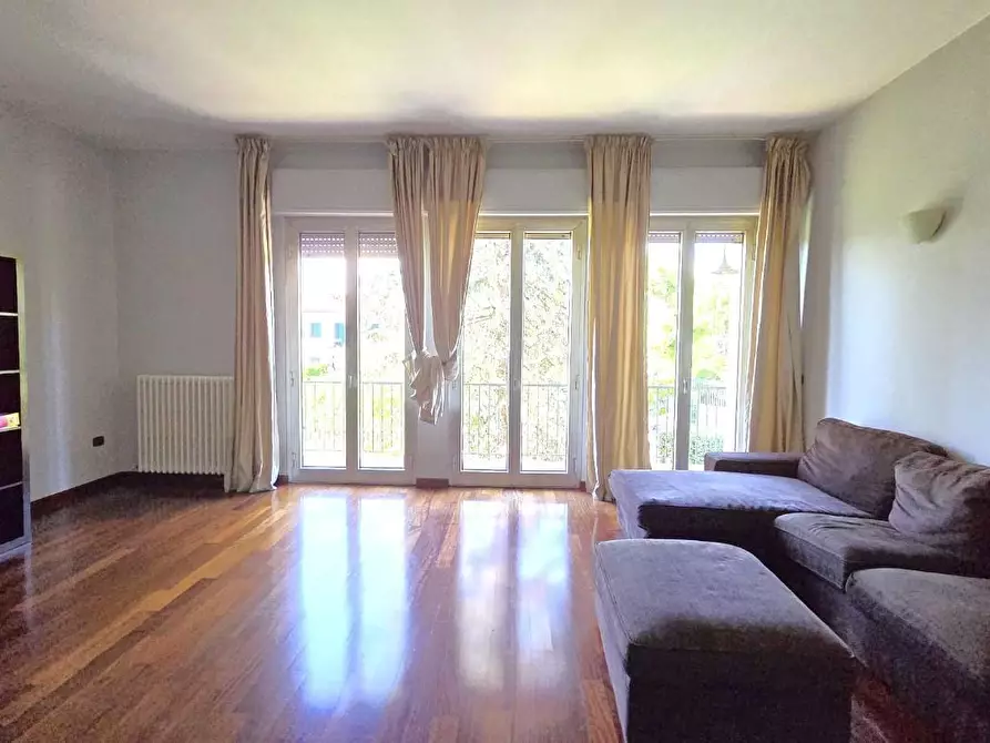 Immagine 4 di Casa bifamiliare in vendita  a Lucca