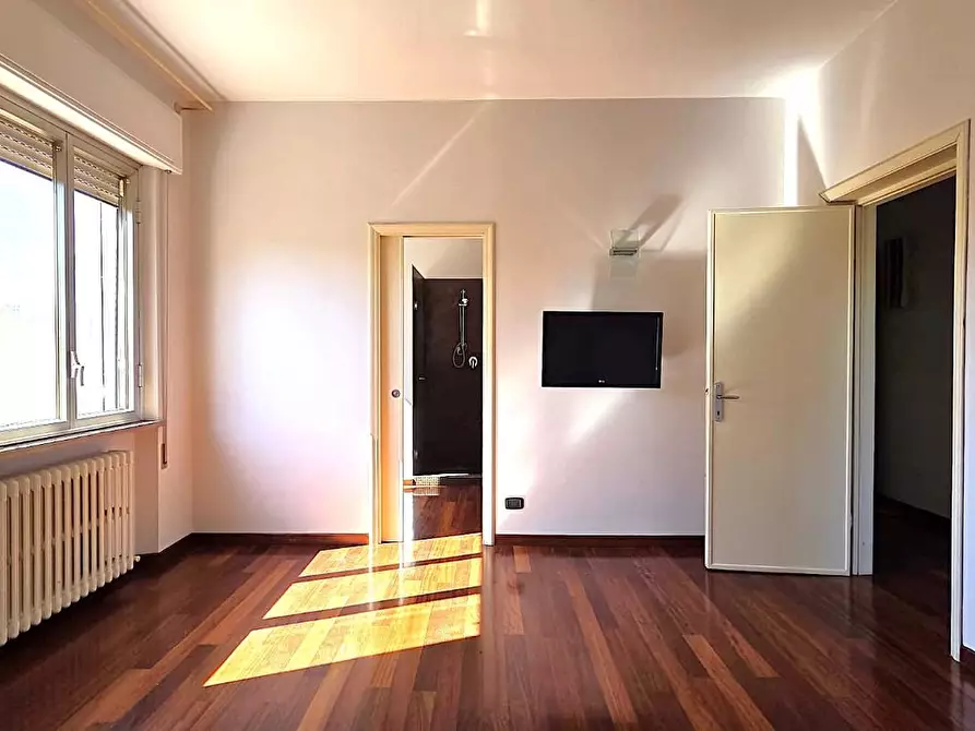 Immagine 21 di Casa bifamiliare in vendita  a Lucca