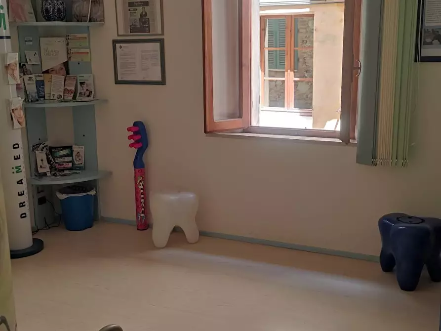 Immagine 10 di Laboratorio in vendita  a Castelnuovo Berardenga