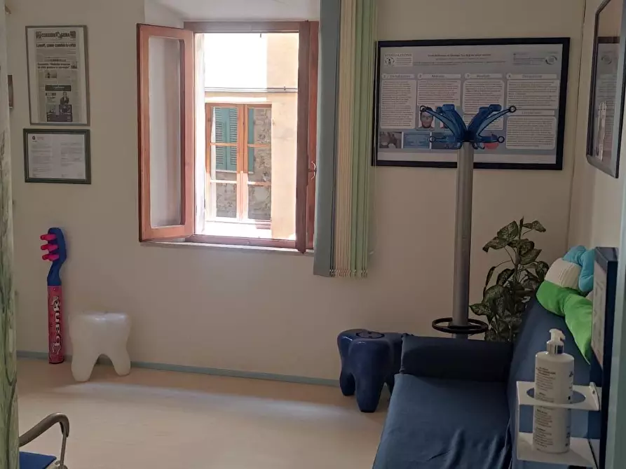 Immagine 9 di Laboratorio in vendita  a Castelnuovo Berardenga