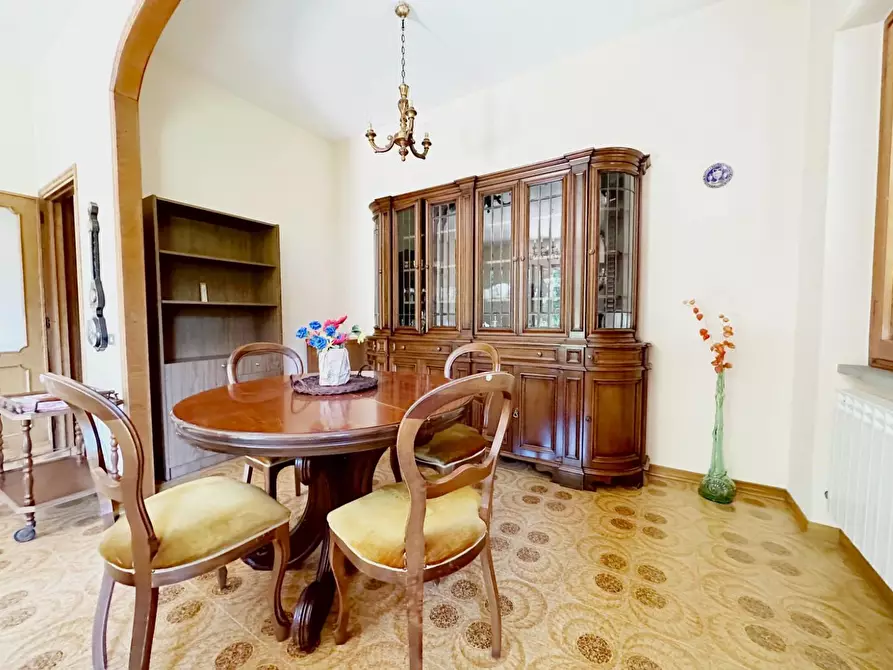 Immagine 5 di Villa in vendita  a Marliana