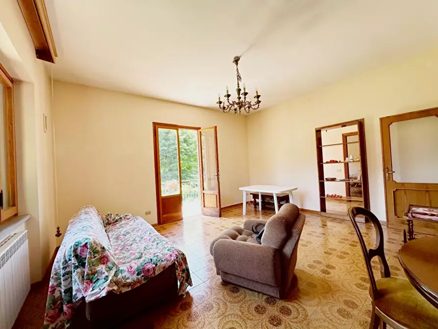 Immagine 7 di Villa in vendita  a Marliana
