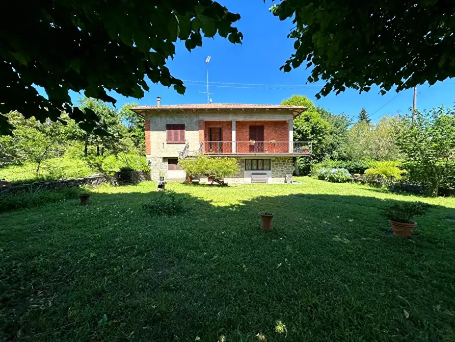 Immagine 2 di Villa in vendita  a Marliana