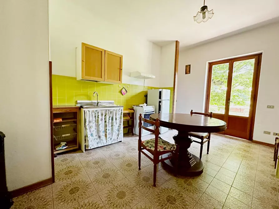 Immagine 8 di Villa in vendita  a Marliana