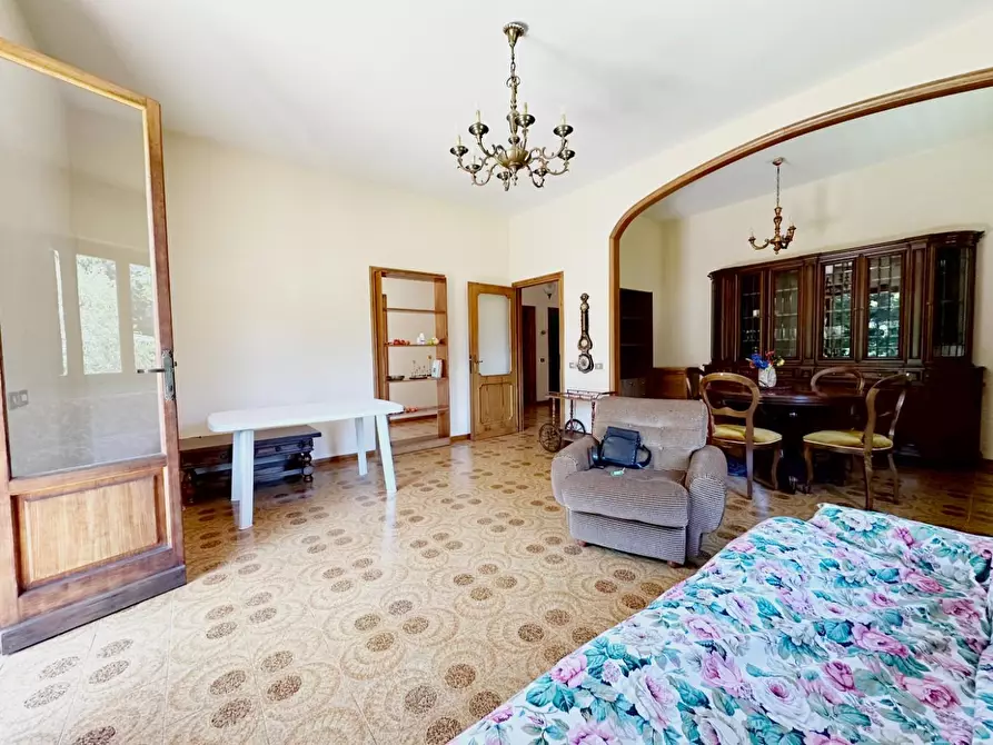 Immagine 4 di Villa in vendita  a Marliana