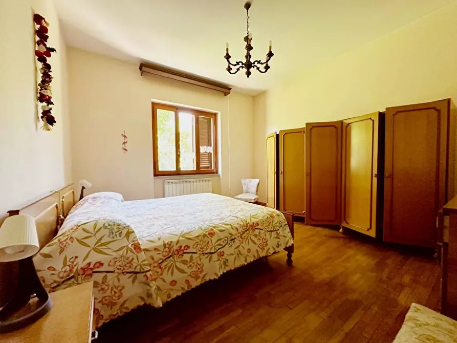 Immagine 11 di Villa in vendita  a Marliana