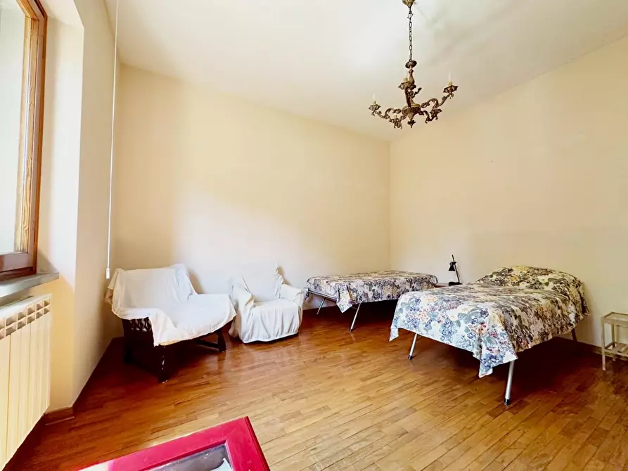 Immagine 17 di Villa in vendita  a Marliana