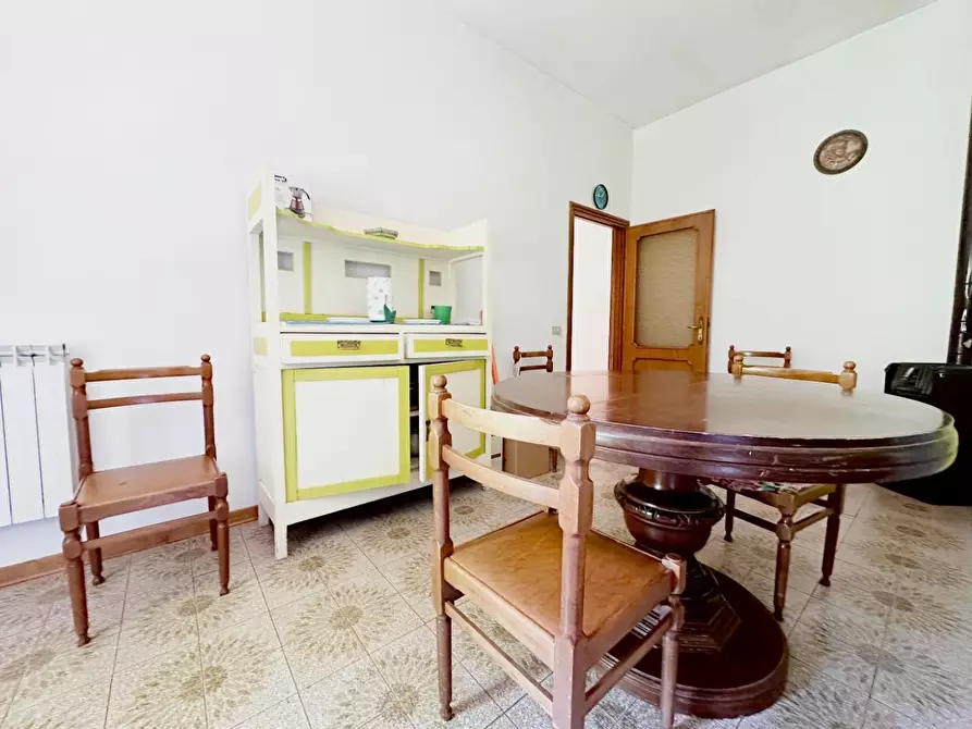Immagine 9 di Villa in vendita  a Marliana