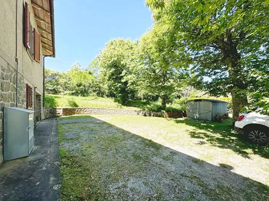 Immagine 21 di Villa in vendita  a Marliana