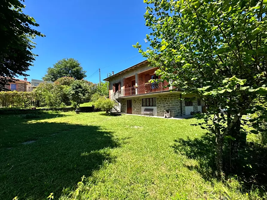 Immagine 1 di Villa in vendita  a Marliana