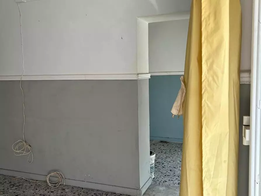 Immagine 5 di Negozio in vendita  a Viareggio