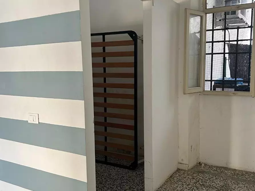 Immagine 7 di Negozio in vendita  a Viareggio