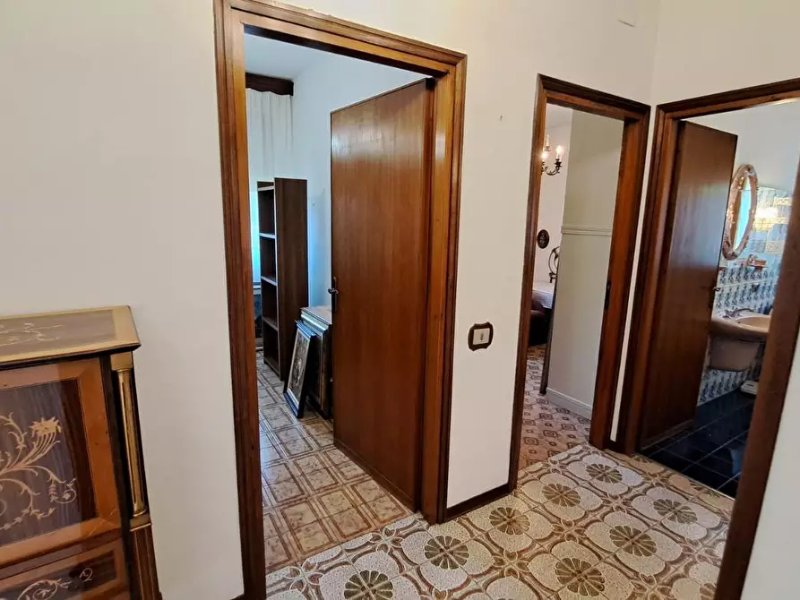 Immagine 9 di Appartamento in vendita  a Livorno