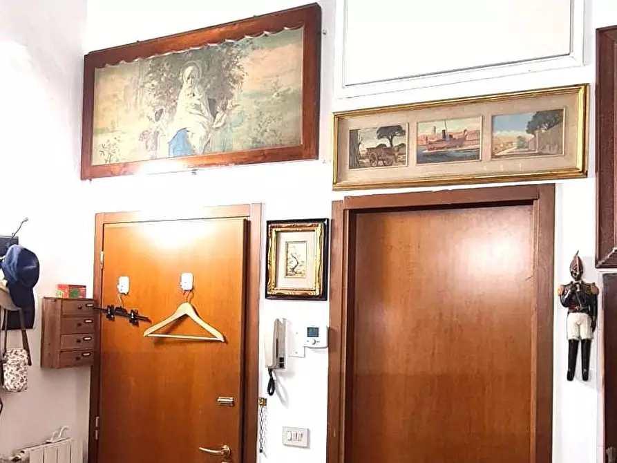 Immagine 12 di Appartamento in vendita  a Livorno