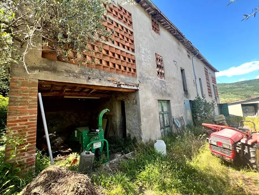 Immagine 6 di Deposito in vendita  a Lucca