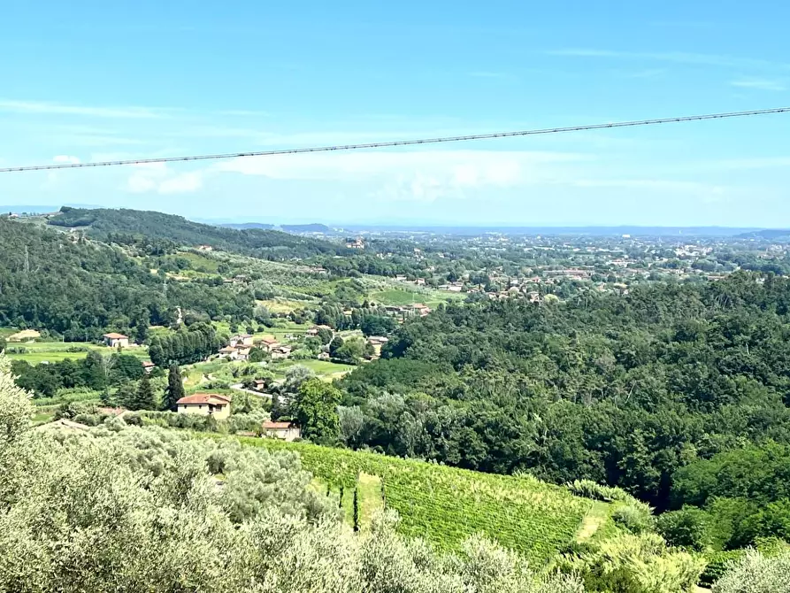 Immagine 10 di Deposito in vendita  a Lucca