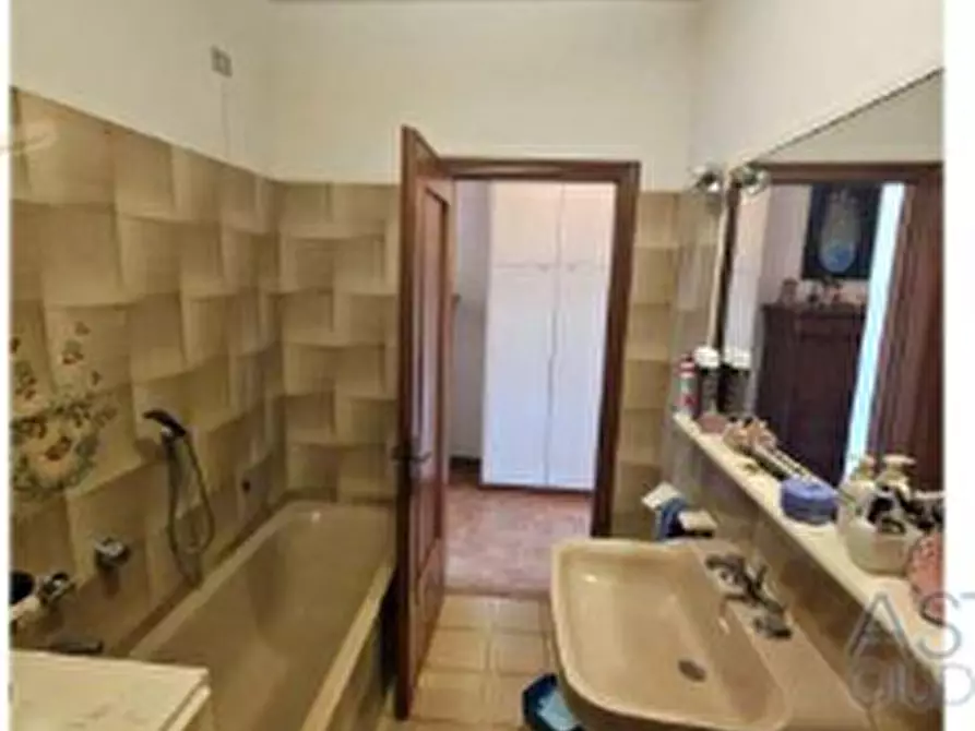 Immagine 26 di Appartamento in vendita  a Figline E Incisa Valdarno