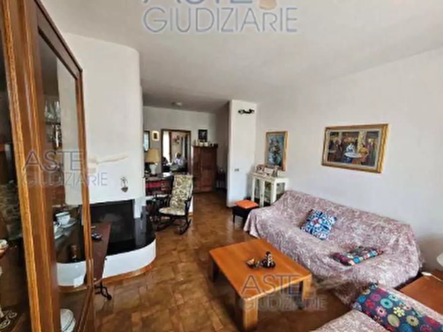 Immagine 17 di Appartamento in vendita  a Figline E Incisa Valdarno