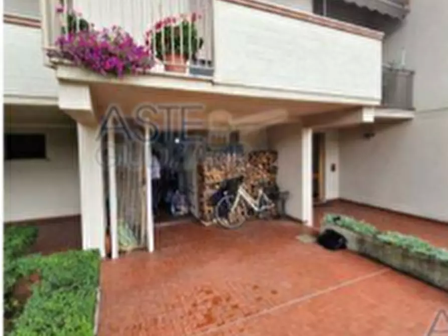 Immagine 2 di Appartamento in vendita  a Figline E Incisa Valdarno