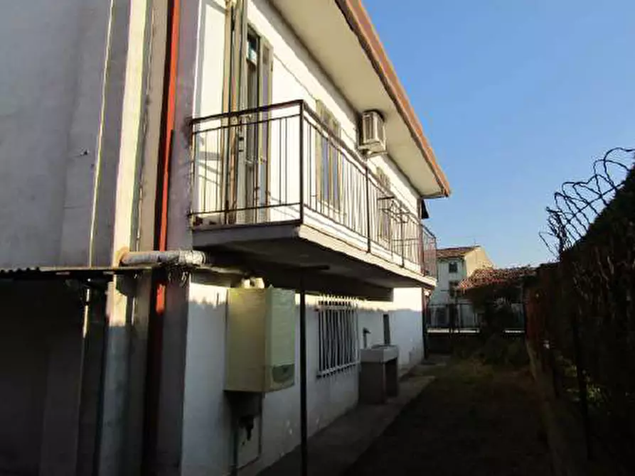 Immagine 2 di Villa in vendita  a San Giovanni Lupatoto