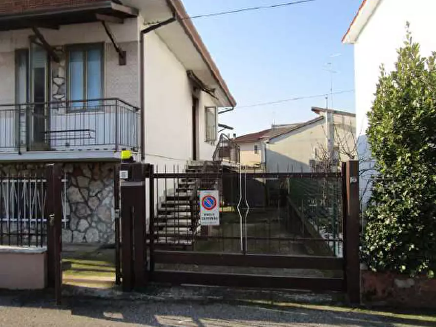 Immagine 1 di Villa in vendita  a San Giovanni Lupatoto