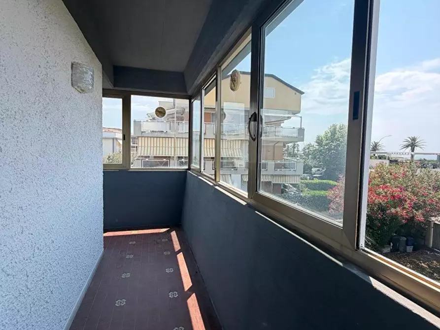 Immagine 12 di Mansarda in vendita  a Carrara