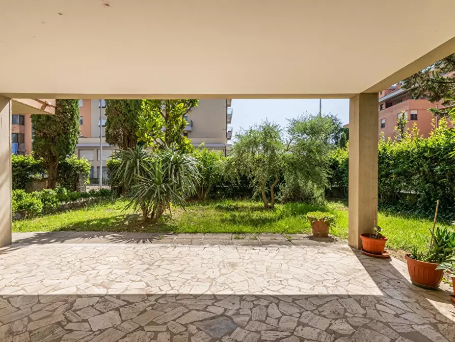 Immagine 33 di Appartamento in vendita  a Pontedera