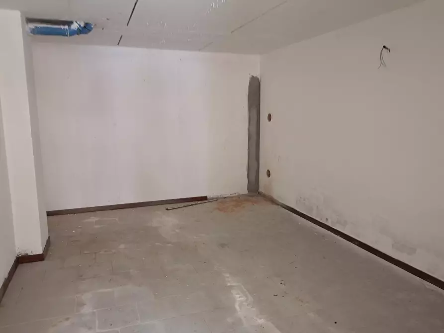 Immagine 10 di Appartamento in vendita  a Santa Maria A Monte