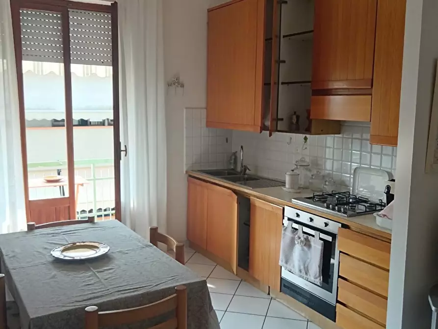 Immagine 3 di Appartamento in vendita  a Carrara